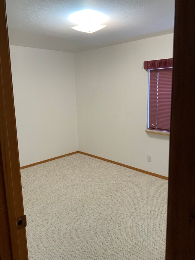 Building Photo - 3 Bedroom 2 Bath Home for Rent in Ephrata
