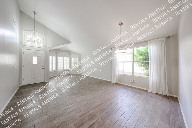 Foto del edificio - 153 S Garnet Rd