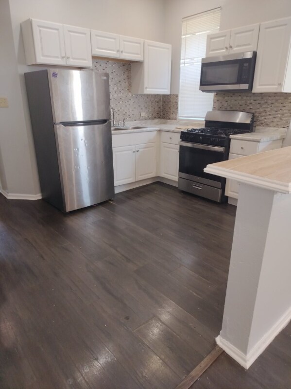 Building Photo - 157 N Lotus Ave