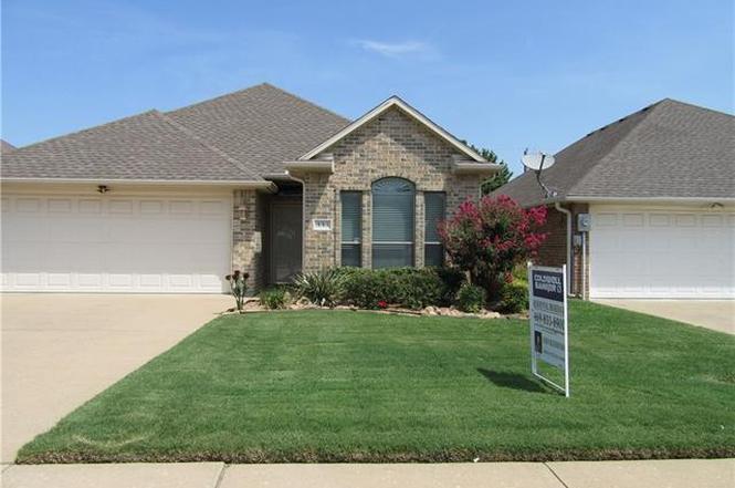 Foto principal - 333 Blake Ln