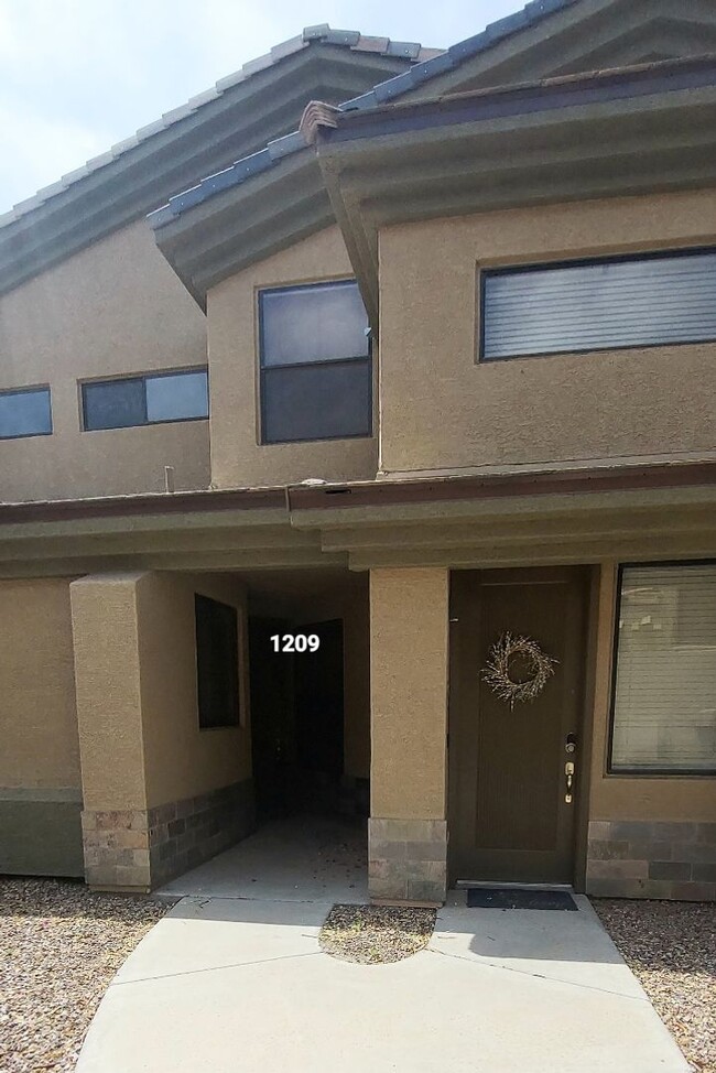 Building Photo - Come Check Out this Wonderful 2 Bedroom 2 ...