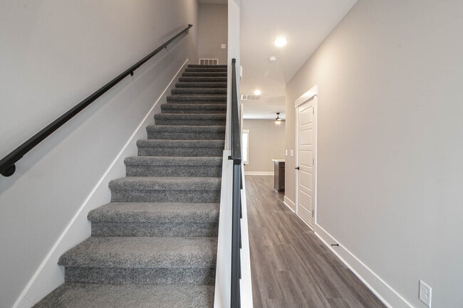 Building Photo - 1607 Jonathan Wade Cir