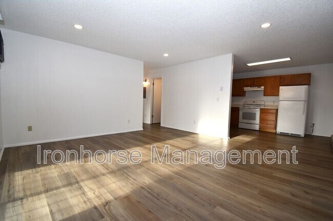 Foto del edificio - 811 W Villard St