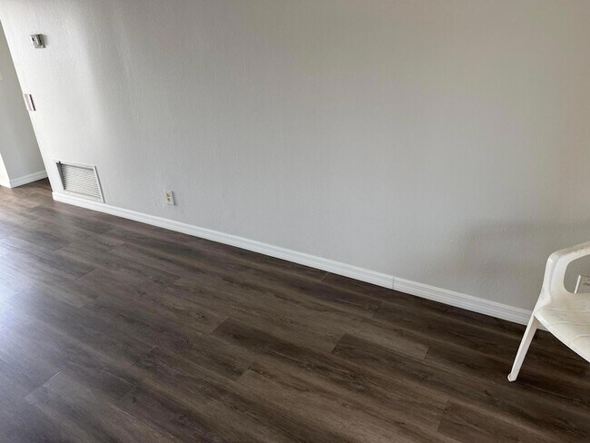 Foto del edificio - 1113 Lake Terrace