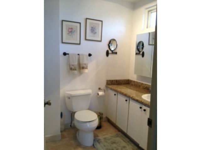 Building Photo - 3633 Rowley Dr