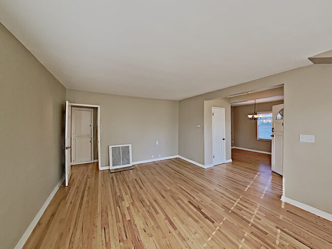 Building Photo - 2167 W Lullaby Ln