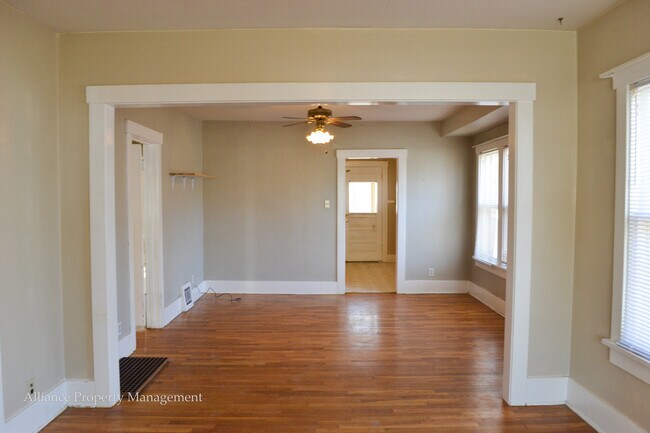 Building Photo - 619 Moro St