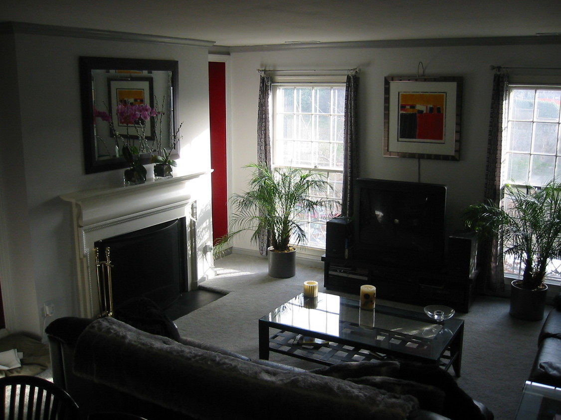 Primary Photo - 1600 Beekman Pl NW