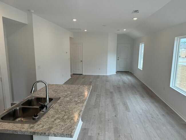 Foto del edificio - 10700 Mason Dr