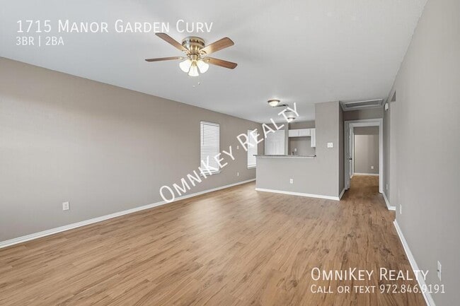 Building Photo - 1715 Manor Garden Curve