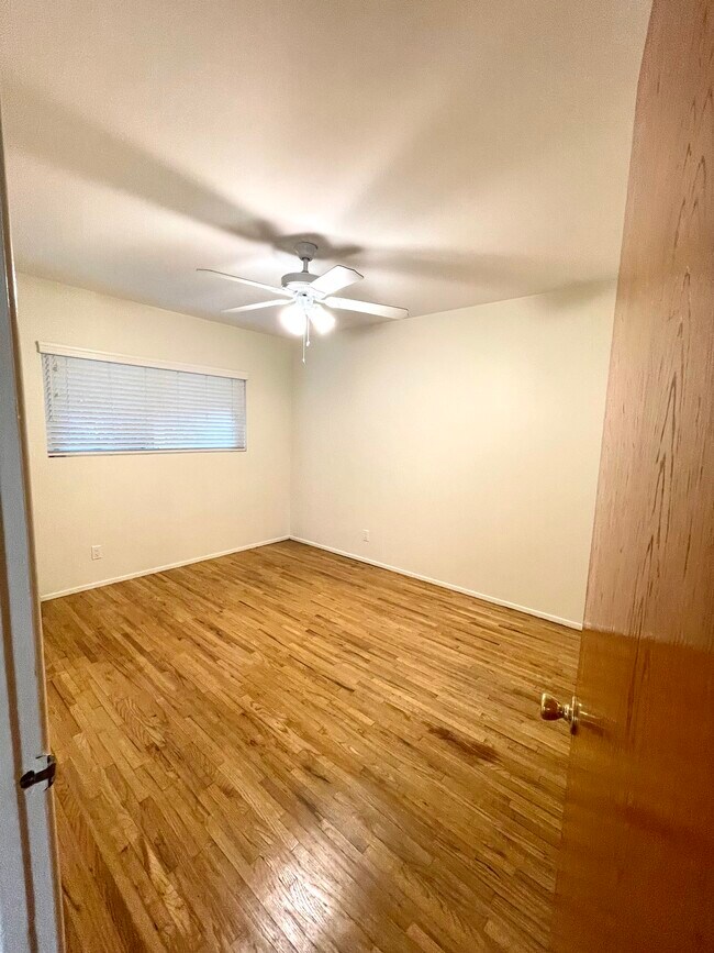 #2 dormitorio 1 - 4041 S Centinela Ave