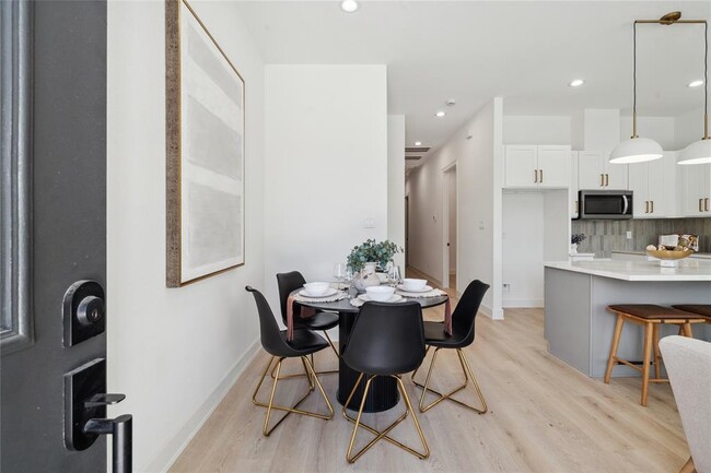 Foto del edificio - 6528 Weston St