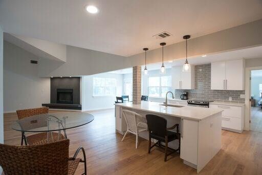 Foto del edificio - 2103 Chaparral Park Rd