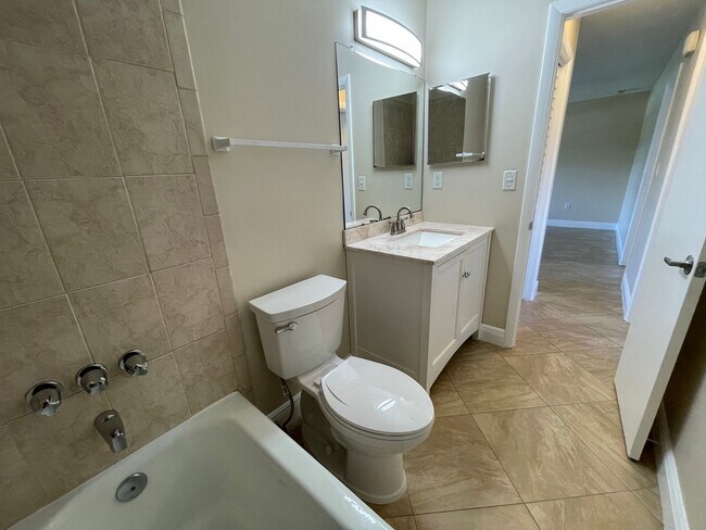 Foto del edificio - ANNUAL RENTAL - POINCIANA-2 BED-1 BATH
