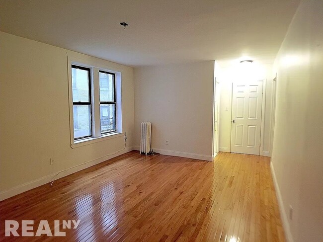 Foto del edificio - 2565 Grand Concourse