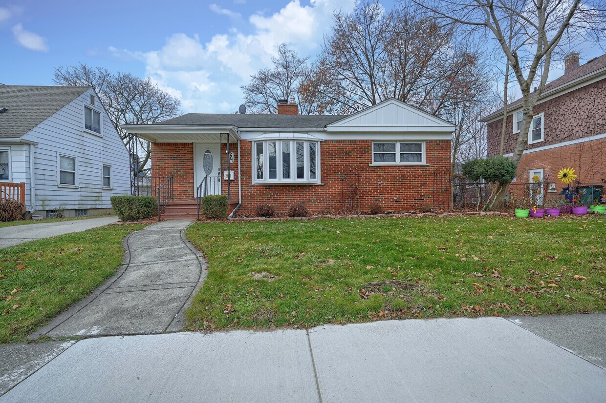 201 N Kenwood Ave, Royal Oak, MI 48067 House Rental in Royal Oak, MI
