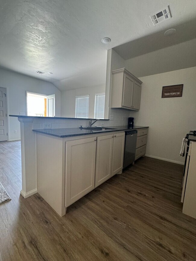 Foto del edificio - 1323 SW Oklahoma Ave