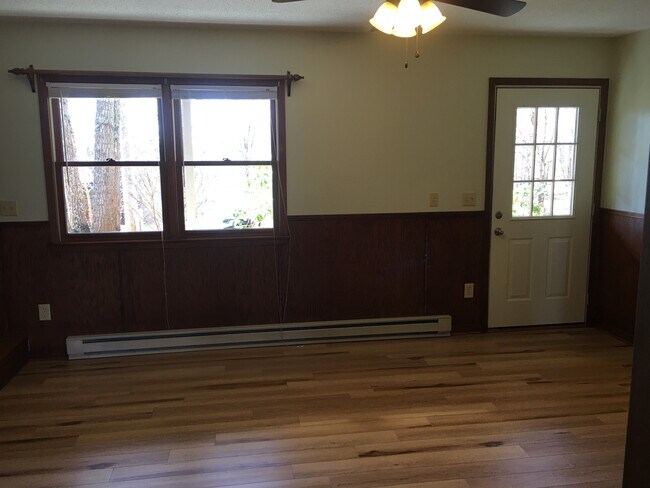 Foto del edificio - 32 Cedar Hill Ln