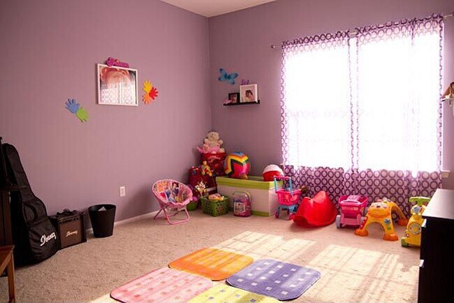 Guest Bedroom/ Bedroom # 2 - 834 Dominick Ct