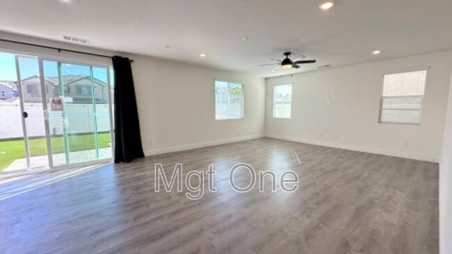 Building Photo - 1784 Julie Dr