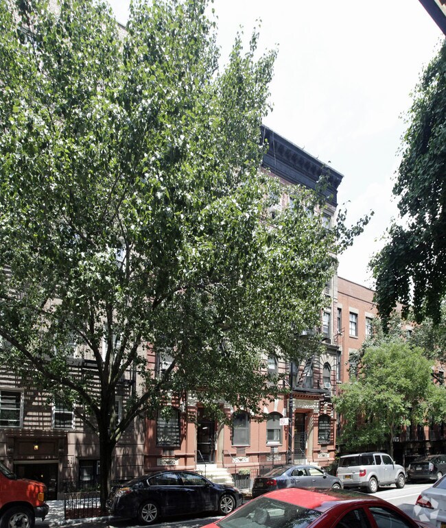 105-107 E 10th St - 105 East 10th Street