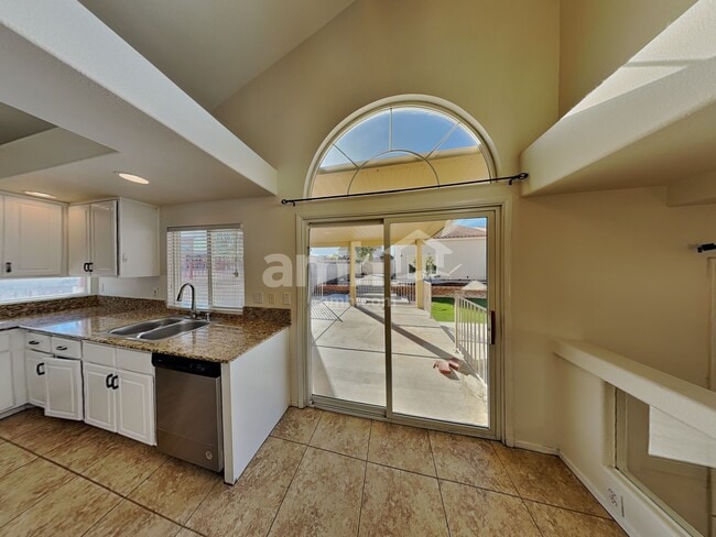 Foto del edificio - 1951 Silver Whisper Ave