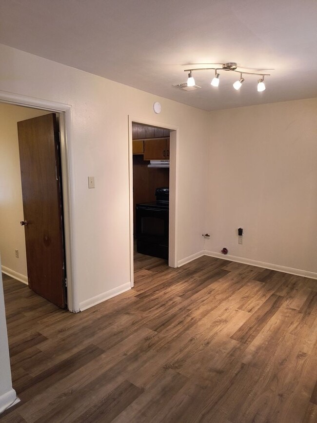 Building Photo - 2807 W 26th Ave
