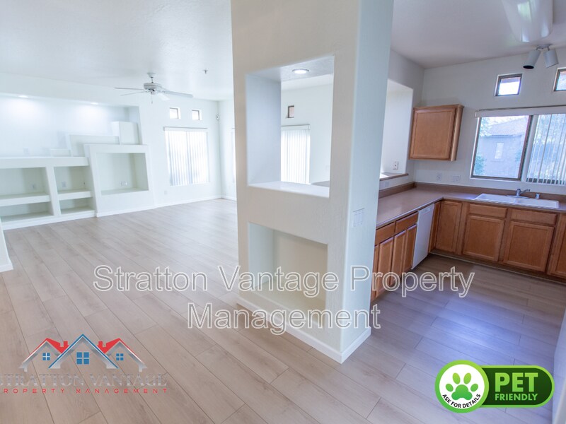 Primary Photo - 1351 N Pleasant Dr