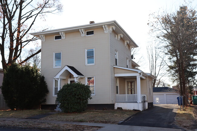 Building Photo - 87 Pleasant St