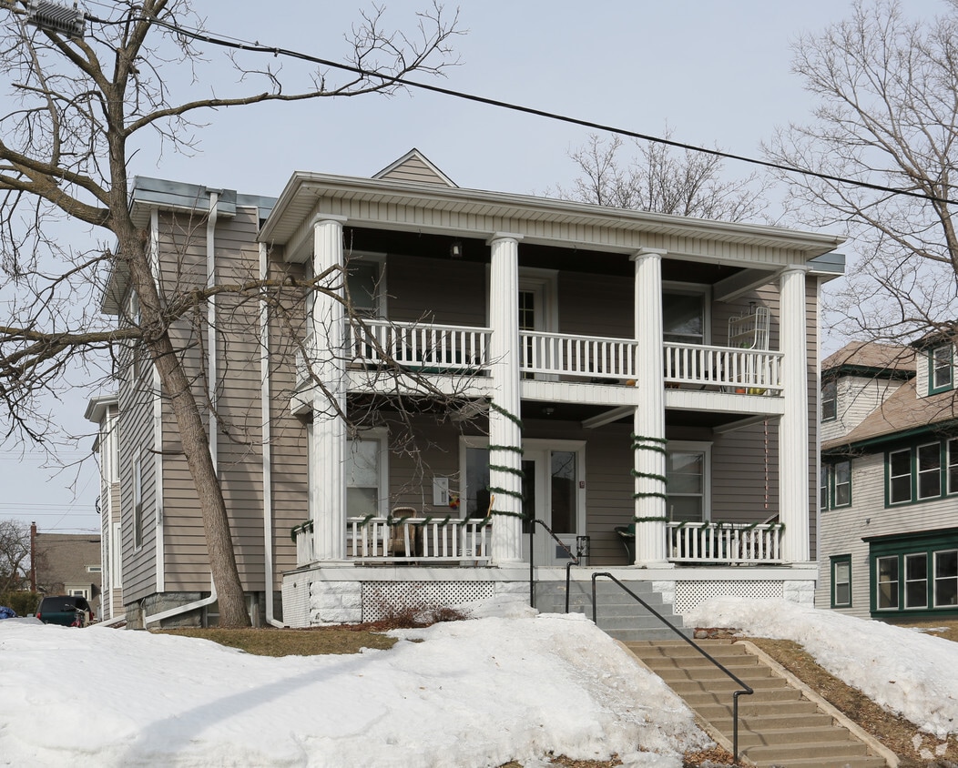 Primary Photo - 2214 Emerson Ave S