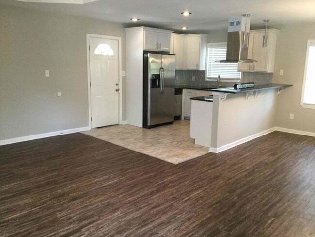 Building Photo - 2475 Harvel Dr NW