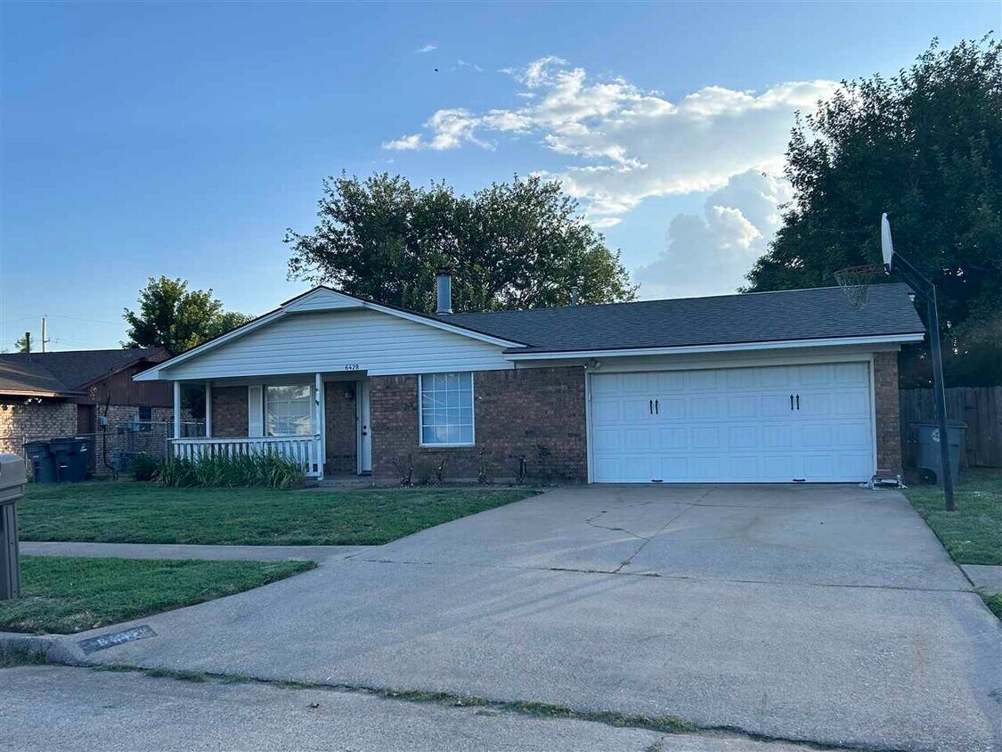Foto principal - 6428 NW Arrowhead Dr