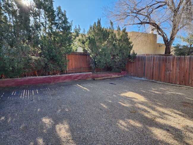 Building Photo - 112 Canyon View Ct NE