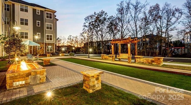 Foto del edificio - 15711 Clems Creek Ln