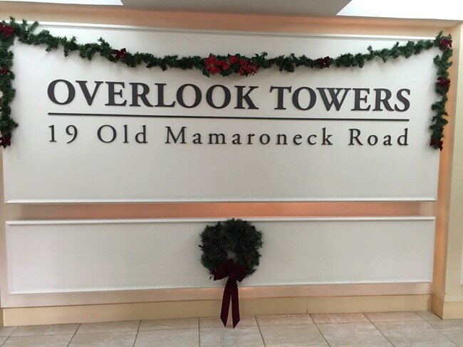 Building Photo - Overlook Towers