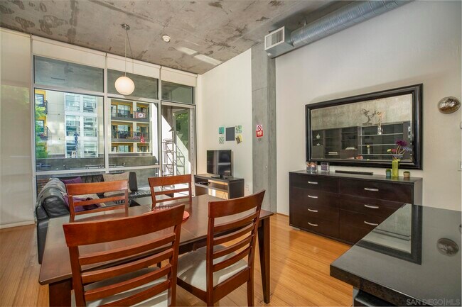 Building Photo - 1025 Island Ave