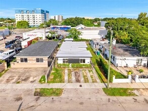 Building Photo - 6920 NW 6th Ct
