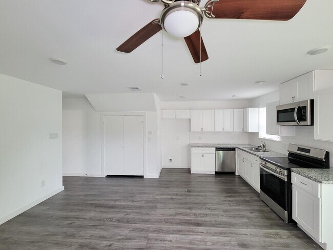 Foto del edificio - 8122 Sterlingshire St