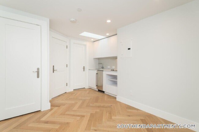 Foto del edificio - 461 Massachusetts Ave