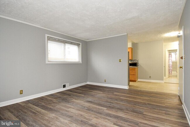 Foto del edificio - 4710 Queensbury Rd