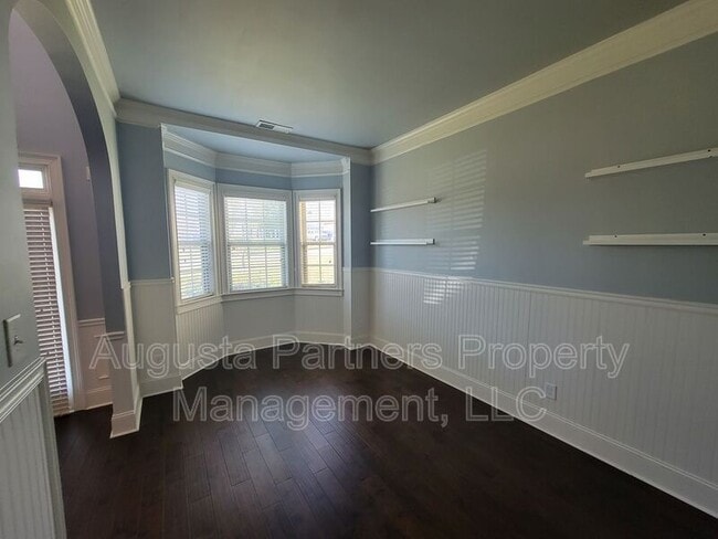 Foto del edificio - 325 Bellhaven Dr