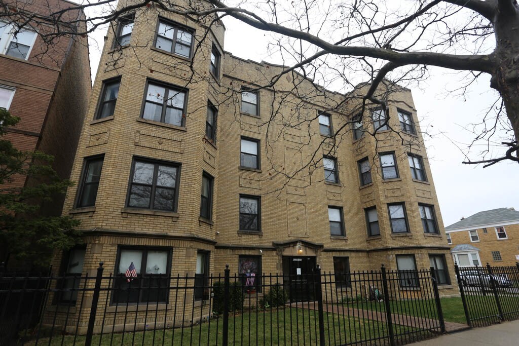 6254 Bell Unit 3, Chicago, IL 60659 Condo for Rent in Chicago, IL