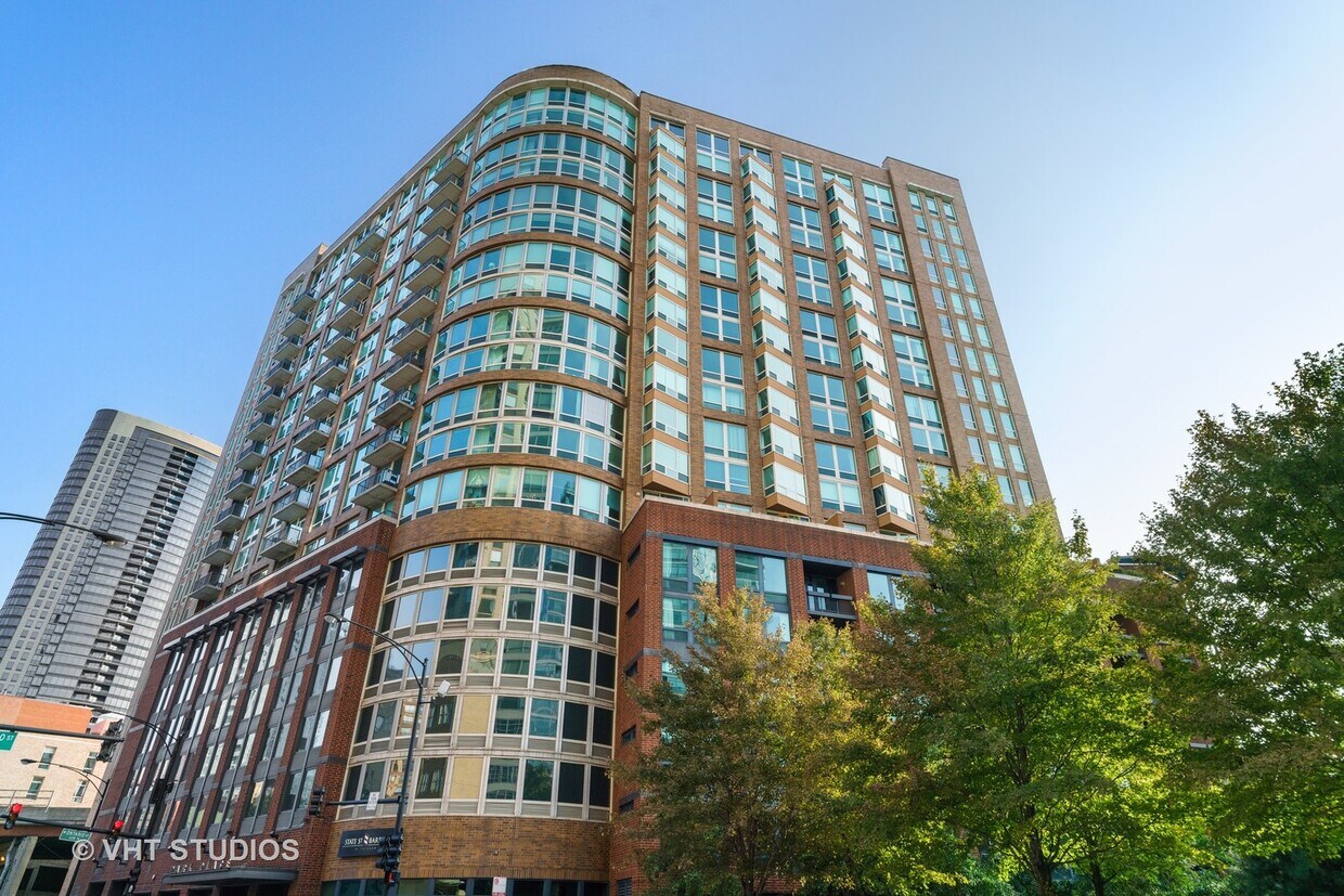 Foto principal - 600 N Kingsbury St