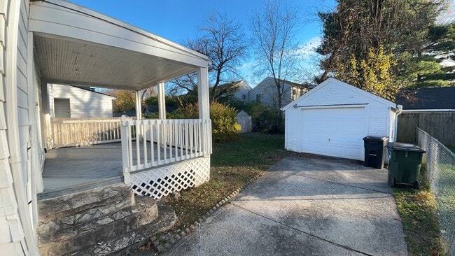 Building Photo - 7111 Carnation Ave