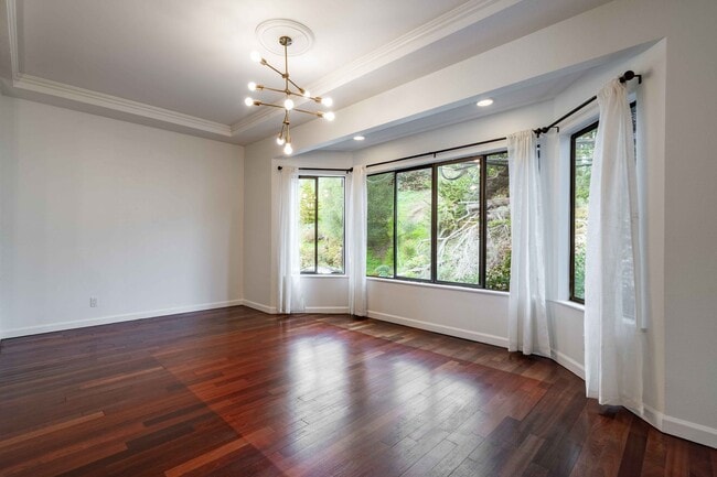 Building Photo - Corona Heights: Townhouse w/ Spectacular V...