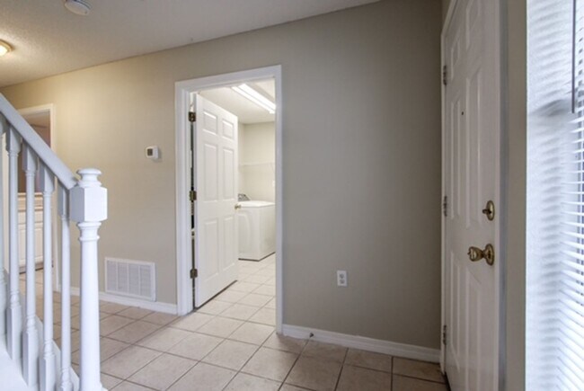 Foto del edificio - **MOVE IN SPECIAL—$300 1st Month’s Rent** ...