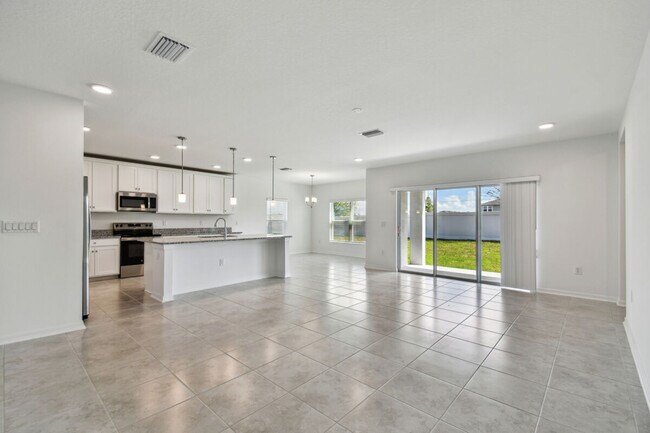 Foto del edificio - 12480 Hilltop Farms Dr
