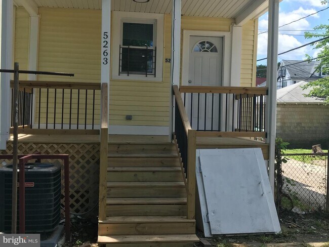 Building Photo - 5263 Nelson Ave