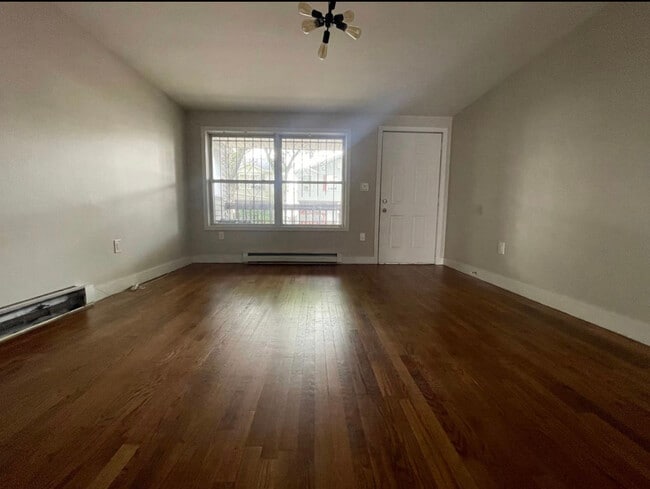 Building Photo - 363 Halladay St