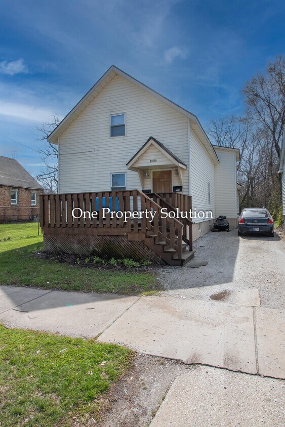 1006 W 8th St, Michigan City, IN 46360 House Rental in Michigan City